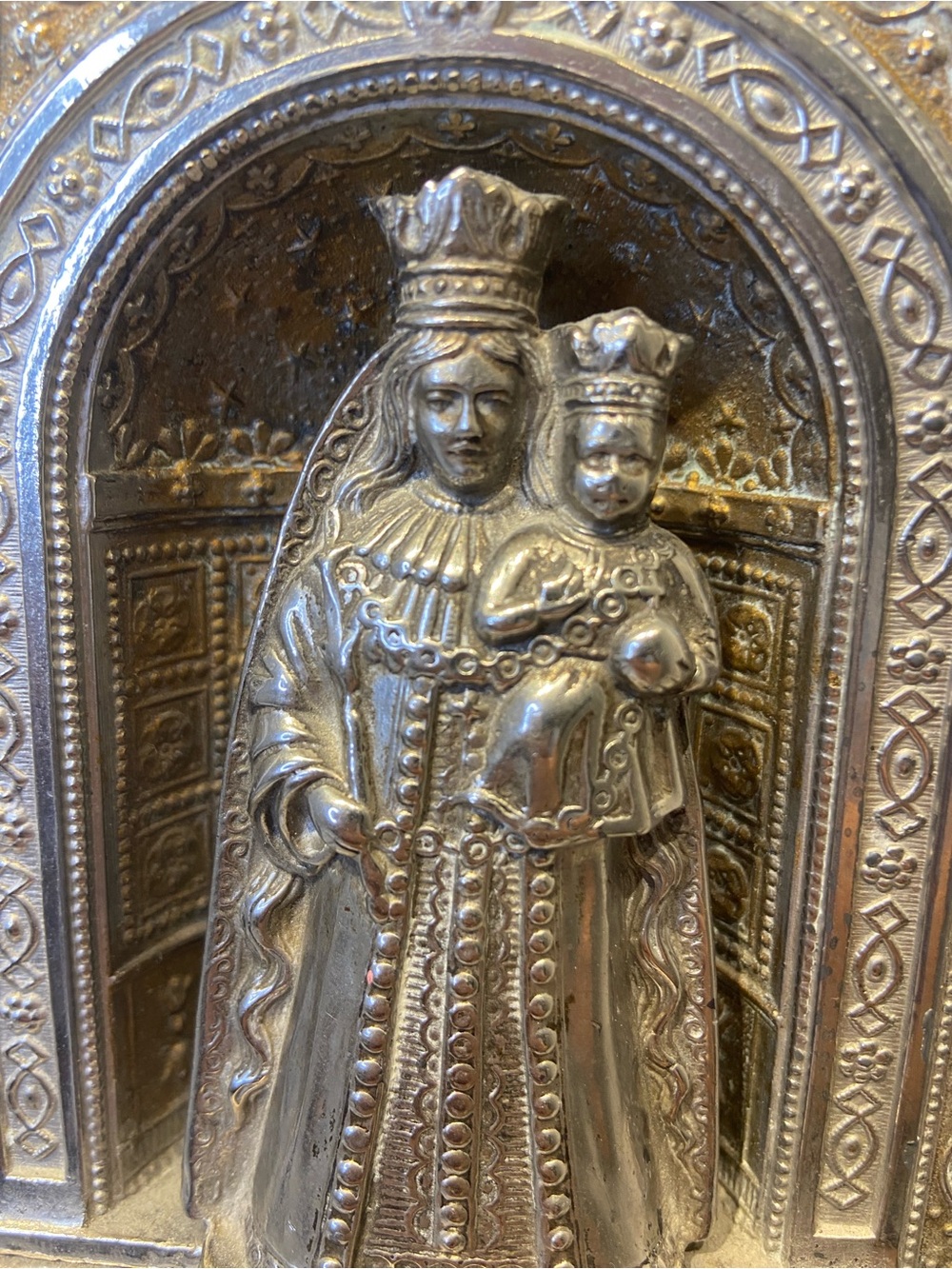 Vintage Metal Madonna with Child Home Religious Altar - Picture 3 of 10